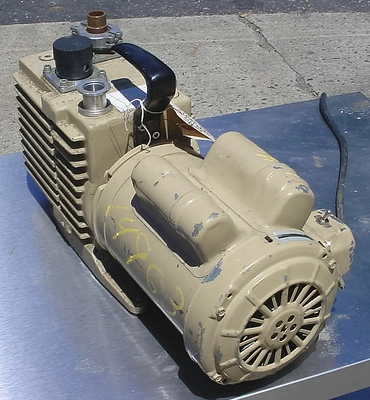 USED LEYBOLD TT "MAXIMA" VAC PUMP D8 A VACUUM PUMP