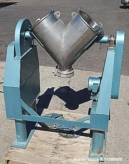 Used PATTERSON KELLEY 2 CU.FT Double Cone - V Mixers Illinois US | Aaron Equipment #1454303