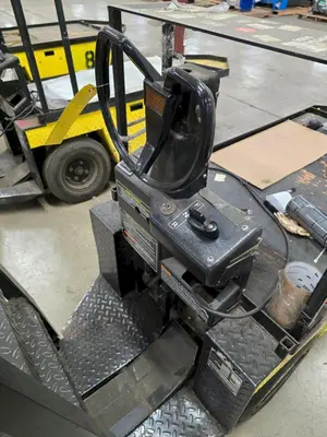 24 VOLT EZ-GO MODEL XI-640 TEXTRON CHASER/TUGGER CART #32: YOBRO #24634