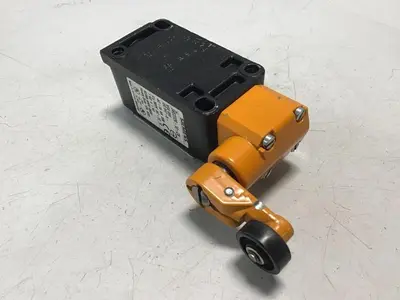 USED SIEMENS 3SE3 120-1J-ZX