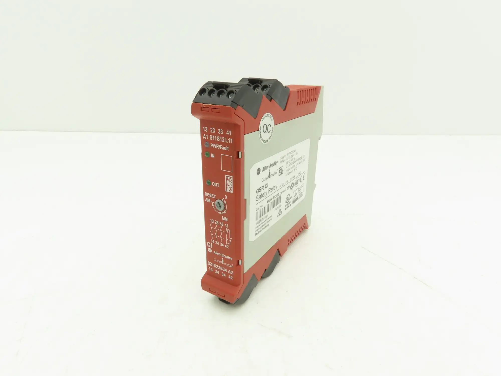Allen Bradley 440R-S13R2 Guardmaster Multi-Function Safety Module Ser A 200