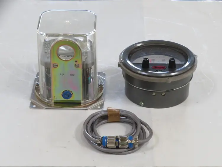 Used DWYER 3050C Misc Electrical & Power Parts Texas US | Aucto #1453348