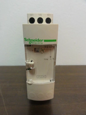 SCHNEIDER ELECTRIC RE8PE11BU TIMING RELAY .1S - 10S 110~240V 50/60Hz