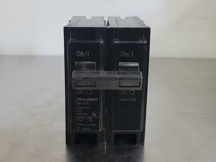 Used CHALLENGER C220 Switchgears British Columbia CA | Lenmark #241510