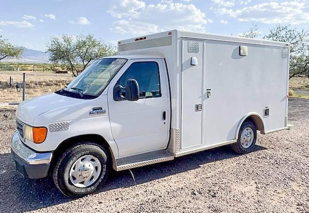 Used 2006 FORD E350 VAN E-LOGS ARIES INDUSTRIES VIDEO SYSTEM MODEL 9200 Service & Utility Trucks California US | East West Machinery & Drilling #1417798