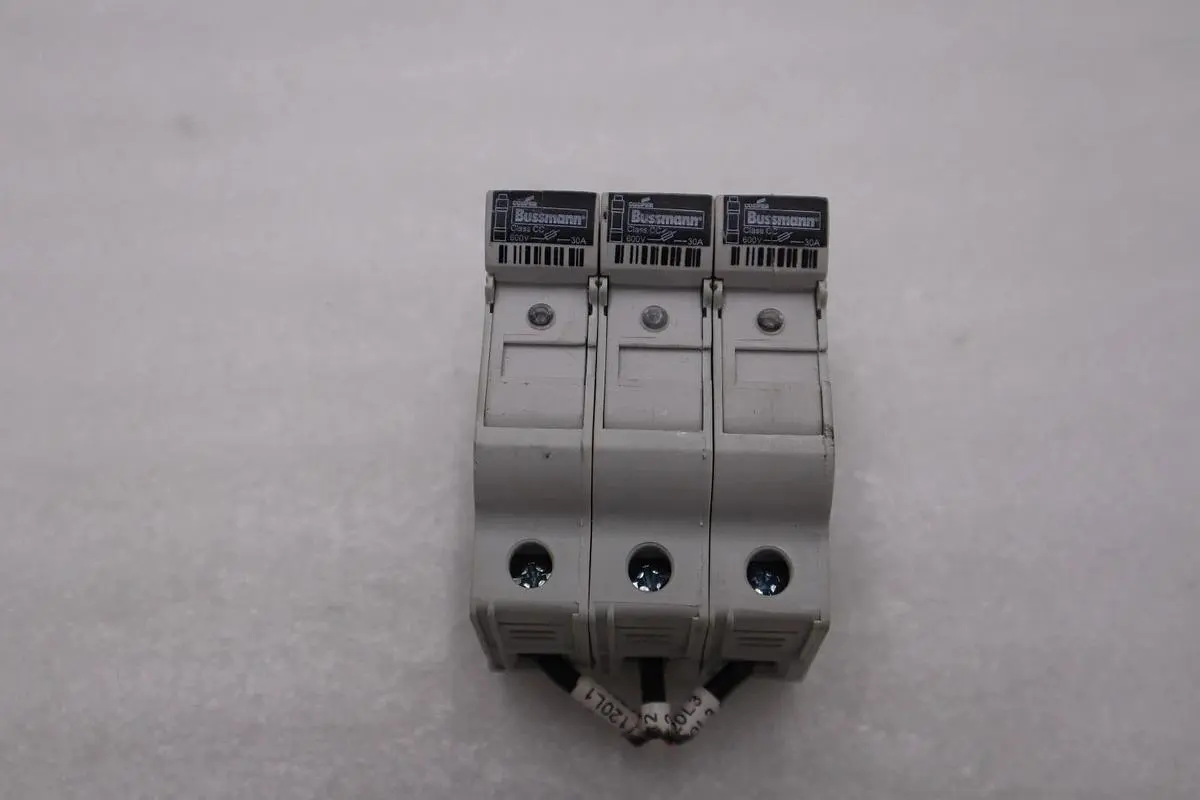 Cooper Bussmann CHCC 3-Pole Fuse Holder 600V 30A STOCK H1519A