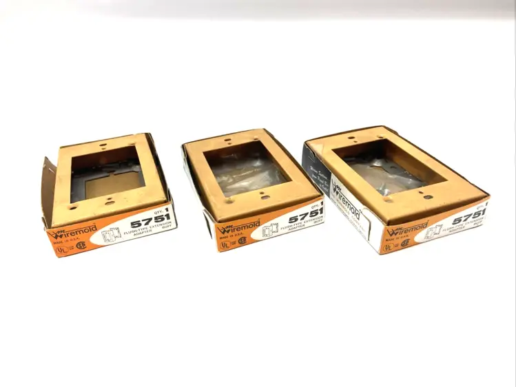 New | in-Stock Wiremold Flush-Type Extension Adapter LOT OF 3 MISSING HARDWARE Misc Electrical & Power Parts Michigan US | Maverick Industrial Sales #1502415