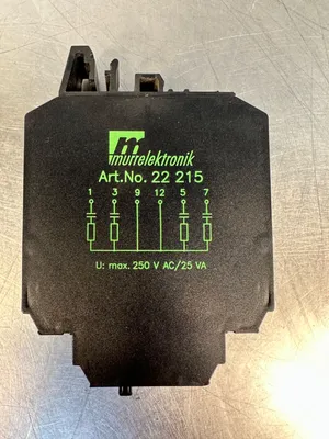 Murr Elektronic 22215 Relay / 22-215 - 250 VAC 25 VA - (4E-2)