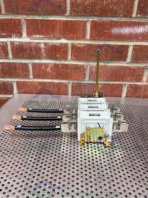 USED ABB OETL-NF200A DISCONNECT SWITCH W/ FERRAZ SHAWMUT 69133 DISTRIBUTION BLOCK