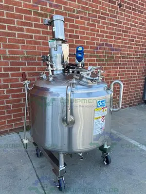 USED DCI 500 LITER STAINLESS STEEL JACKETED REACTOR 45 PSI W/ 0.5 HP MIXER