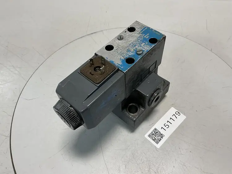 Used VICKERS DG4V-3-2AL-M-U-HL7-60 Valves/Fittings Michigan US | Ideal Machinery #884186