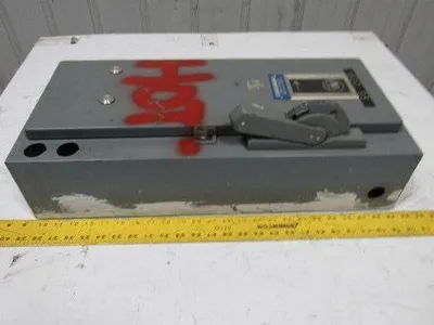 Allen Bradley 712-AAB24 240/480V 5Hp Combination Starter Disconnect 120V Coil