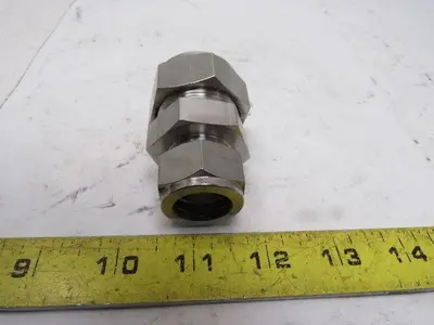 Parker 16RU12-316 A-Lok Reducing Union 1" to 3/4" Double Ferrule Tube Fitting