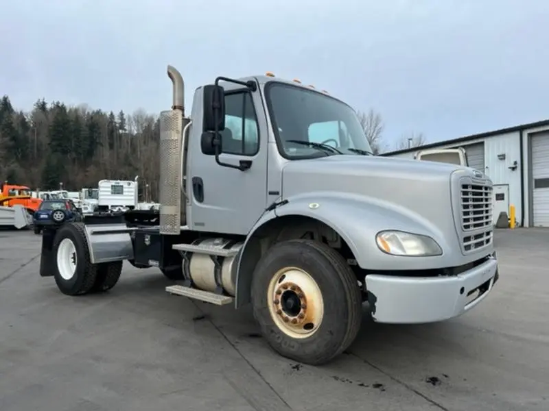 Used 2011 FREIGHTLINER BUSINESS CLASS M2112 Cab Chassis trucks Washington US | Puget Sound Truck Sales #1546539
