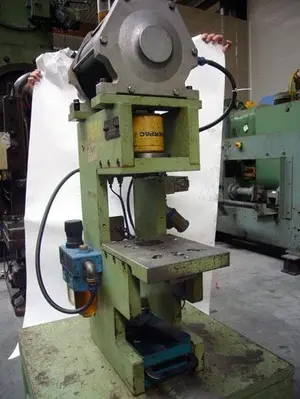 USED ENERPAC 60 TON