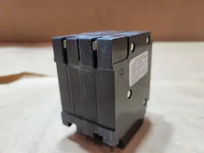 Used SCHNEIDER CHOMT2020240 Switchgears British Columbia CA | Lenmark #1438386