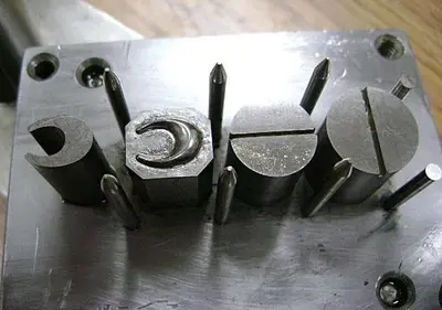 1956-390 Stamping Press Tool and Die Set To Make CR11 Creole Finding