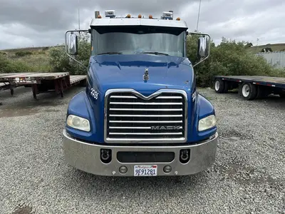 USED 2016 MACK PINNACLE CXU613