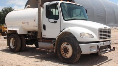 USED 2012 Freightliner M2 106