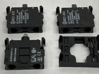 S-5412 | Moeller  Illuminated 3-Position Selector Switch Assembly Green - New Other