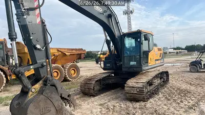 Used 2023 HYUNDAI HX210AL Crawler Excavators Texas US | National Equipment Dealers #1422423