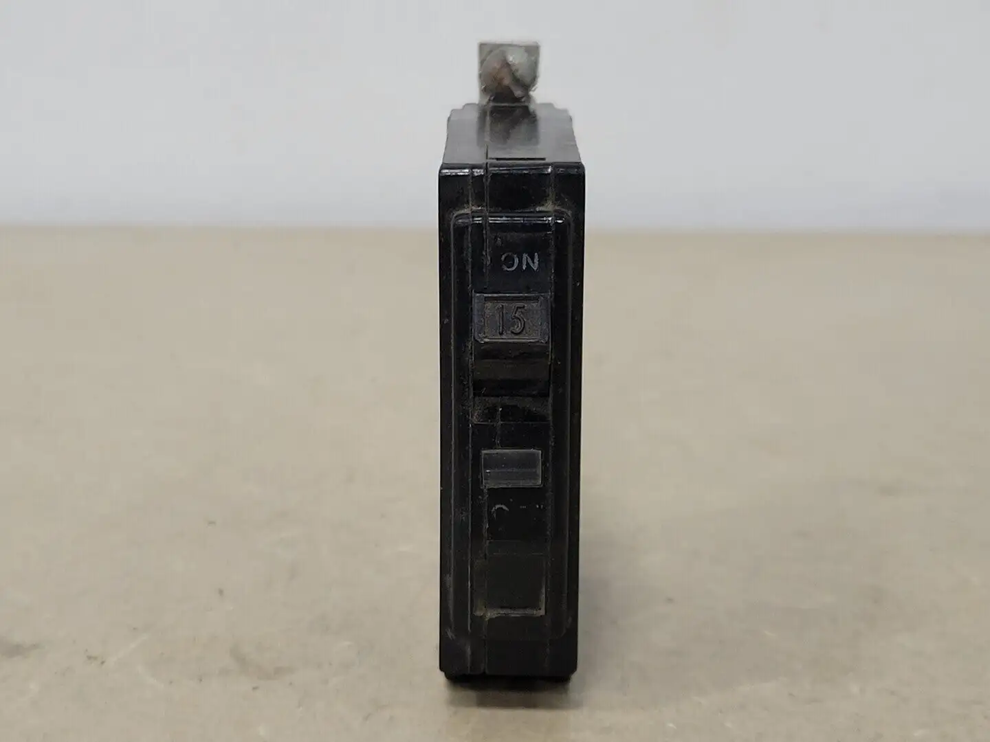 15 Amp, 1 Pole, 120/240 volts Circuit Breaker OO115