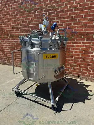 USED DCI 500 LITER STAINLESS STEEL JACKETED REACTOR 45 PSI W/ 0.5 HP MIXER