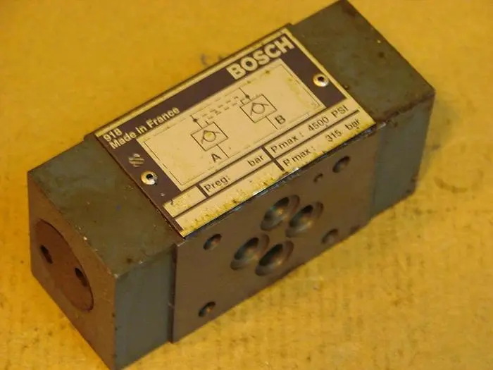 Used BOSCH 0 811 024 102 Valves/Fittings Michigan US | Ideal Machinery #585131