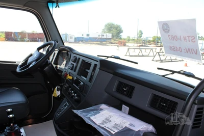 New | in-Stock 2027 PETERBILT 548 Hooklifts & Roll-Offs Texas US | Roll Off Truck World #1492004