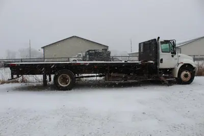 INTERNATIONAL 4300 DT466 BOX TRUCK | Levy Recovery Group (3)