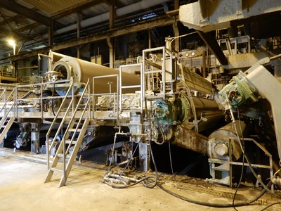 156" (3.92M) TRIM FOURDRINIER PAPER MACHINE 2,200 FPM NEW ALLEN BRADLEY DRIVE SYSTEM IN 2008