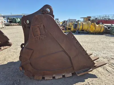 USED 2003 KOMATSU PC600LC-6