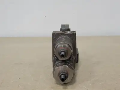 Hydraulic Valve 10F167