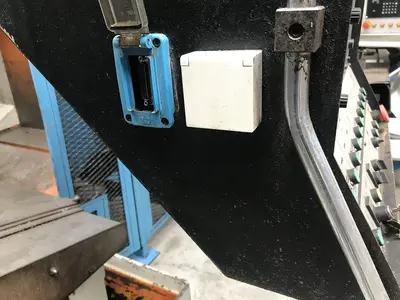 USED ZAYER X: 2700 - Y: 1200 - Z: 1000 MM CNC