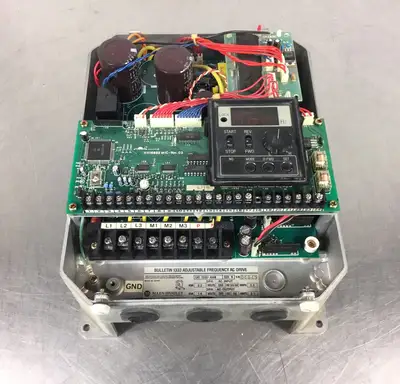 ALLEN BRADLEY 1333-AAN /B Adjustable Frequency Drive Out: 3Ph 1.4KVA 2.1A. 1B