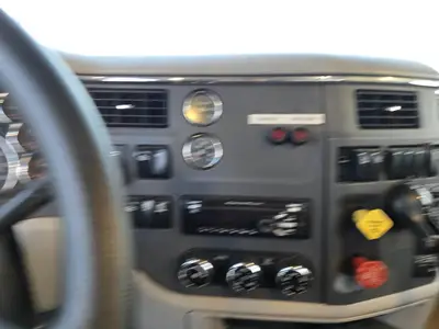 USED 2018 PETERBILT 567