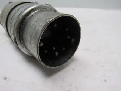 R&S Everlok RE-20097 600 VAC/250 VDC  20 AMP 9 POLE 12 WIRE Twist Lock Plug