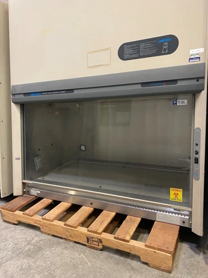 USED 1900 LABCONCO PURIFIER CLASS II DELTA SERIES BIOSAFETY CABINET