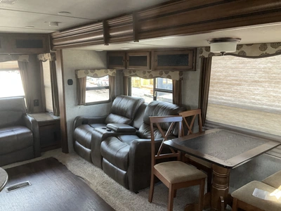 USED 2016 KEYSTONE SPRINTER SERIES M-299