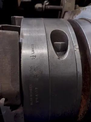 1.25" TWO HEAD ASHLAND/SWIFT MODEL #100 PIPE THREADER WITH  LANDIS LANCO 10T HEADS: STOCK #18212
