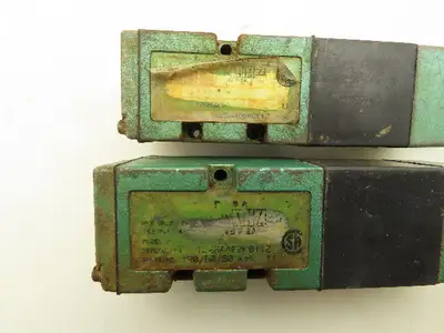 Numatics 152SA400K011Z MK15 Pneumatic Directional Solenoid Valve 120V Lot of 2