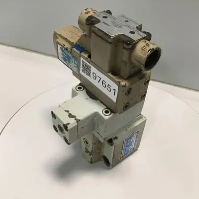 USED SPERRY VICKERS DG4V30BPLT10LHJAS310