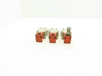 Omron D4BS-7AFS Limit Switch 2A/400V Lot of 3