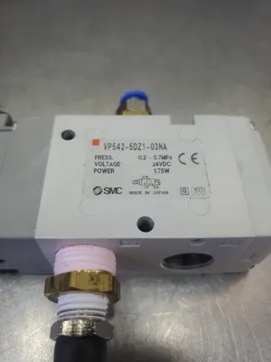 SMC VP542-5DZ1-03NA 1.75W 24VDC Solenoid Valve. 6D-14