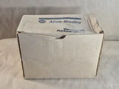 NEW ALLEN-BRADLEY 800H-R2HA4RL
