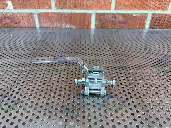 Used UNBRANDED STAINLESS STEEL BALL VALVE W/ 1/2" SANITARY FITTING Valves/Fittings California US | Equipment Lab #485651