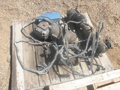 USED KOMATSU 561-15-00012