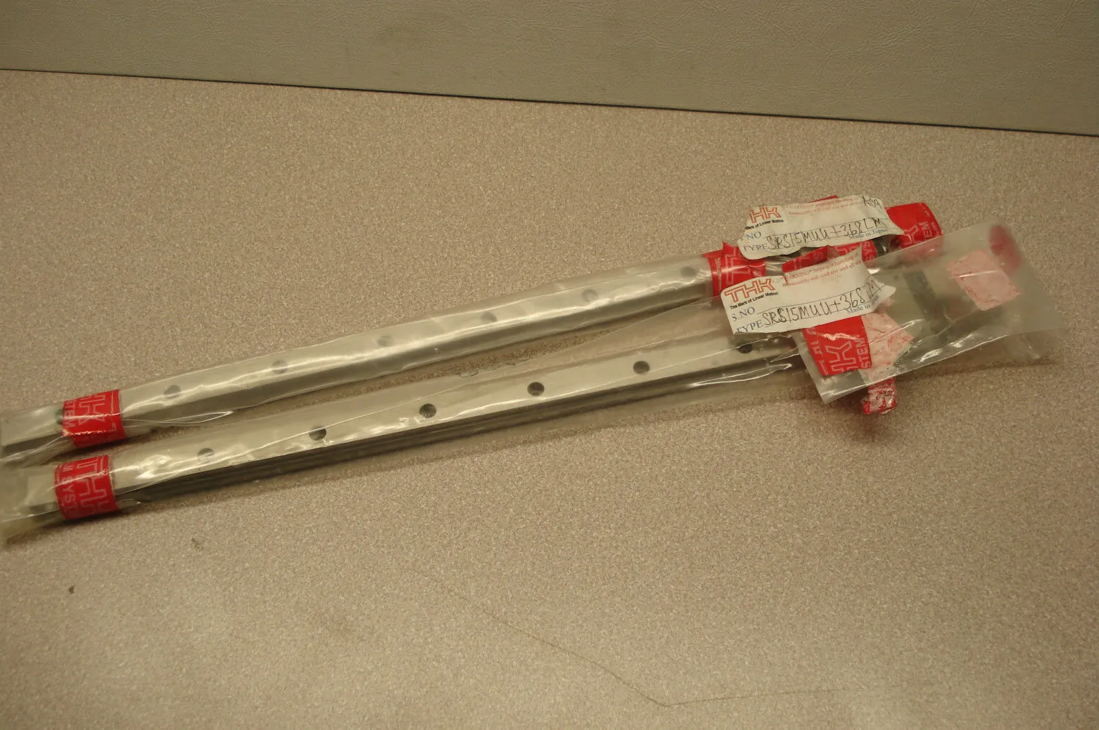 NEW THK SRS15MUU+368LM LINEAR RAIL BEARING