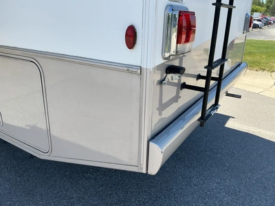 USED 2013 WINNEBAGO F53