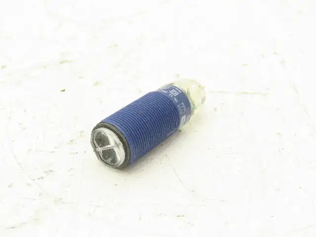 Telemecanique XUB4APANM12 Photoelectric Sensor 12-24V